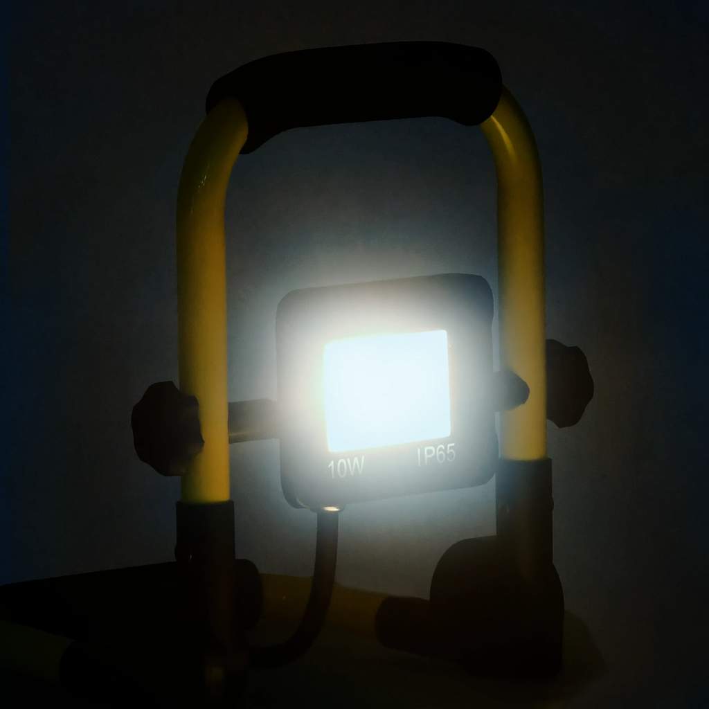 Led-Fluter Mit Handgriff Kaltweiß
